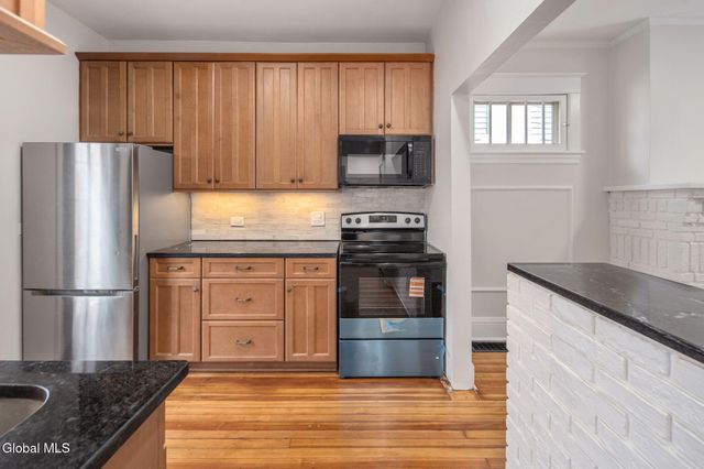 18 Fairlawn Avenue, Albany, NY 12203