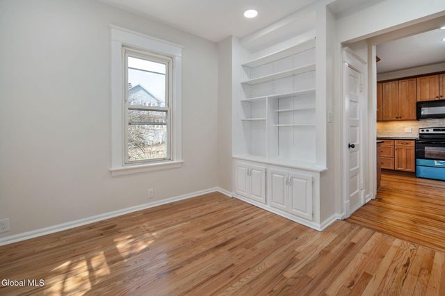 18 Fairlawn Avenue, Albany, NY 12203