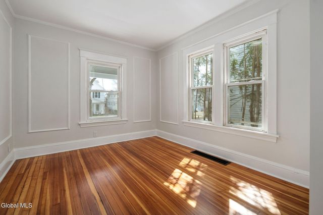 18 Fairlawn Avenue, Albany, NY 12203