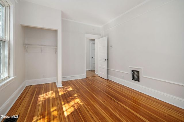 18 Fairlawn Avenue, Albany, NY 12203