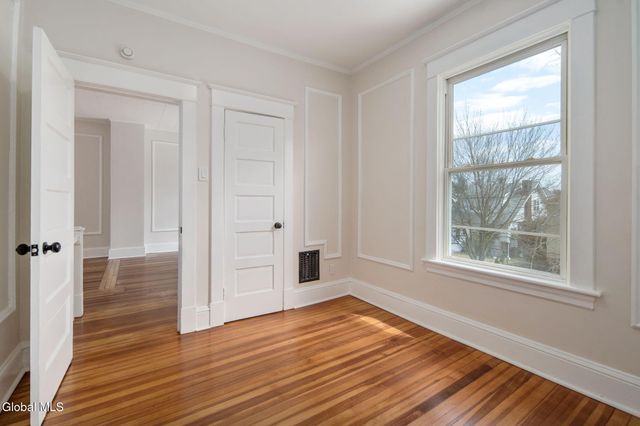 18 Fairlawn Avenue, Albany, NY 12203