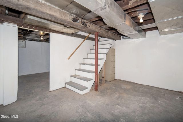 18 Fairlawn Avenue, Albany, NY 12203