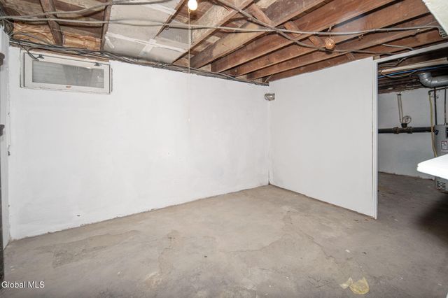 18 Fairlawn Avenue, Albany, NY 12203