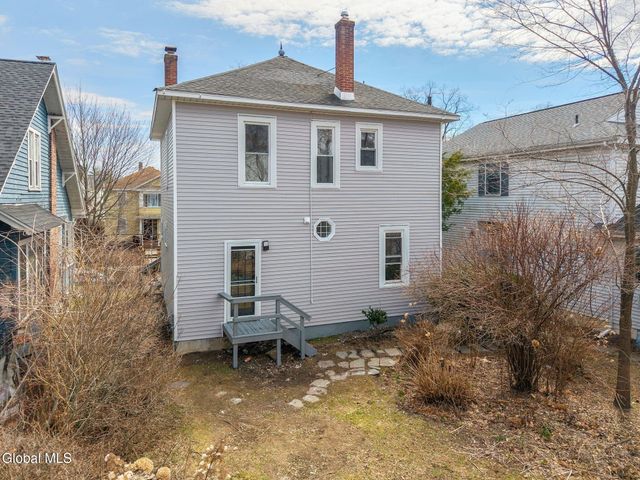 18 Fairlawn Avenue, Albany, NY 12203