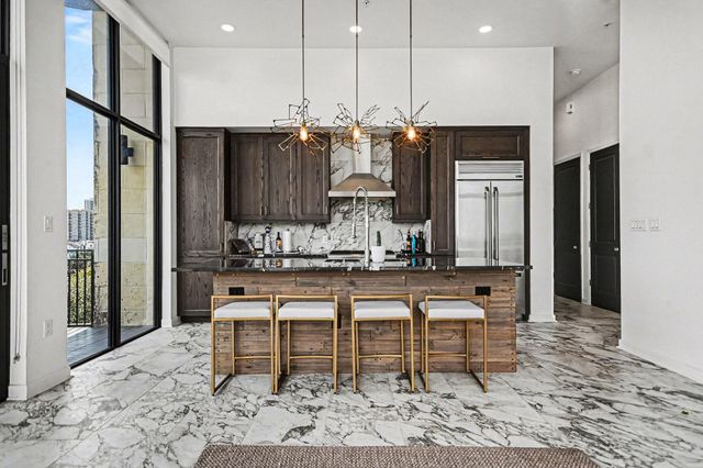 4820 Caroline Street 501, Houston, TX 77004