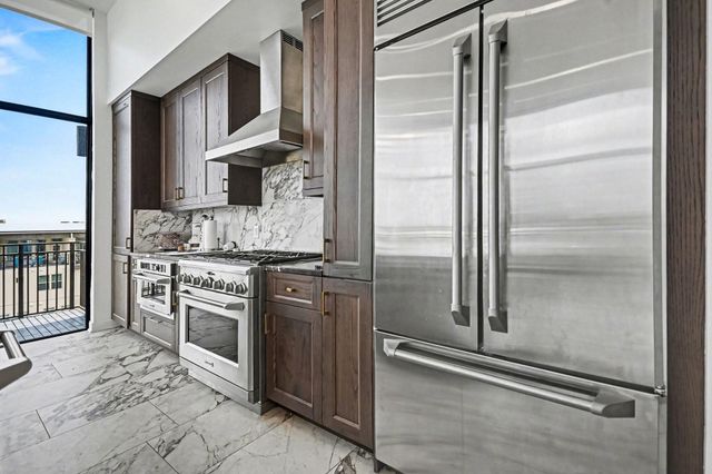 4820 Caroline Street 501, Houston, TX 77004