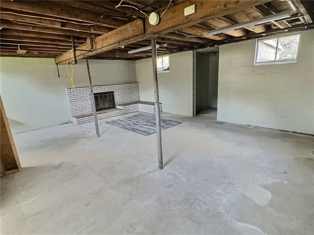 426 Houston Ave, Harrisville Boro, PA 16038