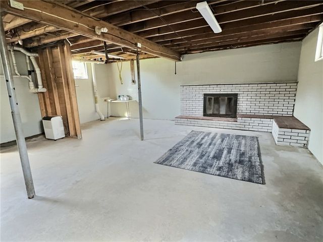 426 Houston Ave, Harrisville Boro, PA 16038