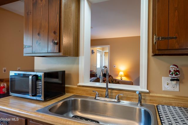 4 Leo Street, Queensbury, NY 12804