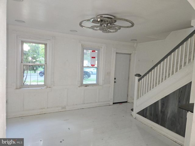 407 PARIS, Brooklawn, NJ 08030