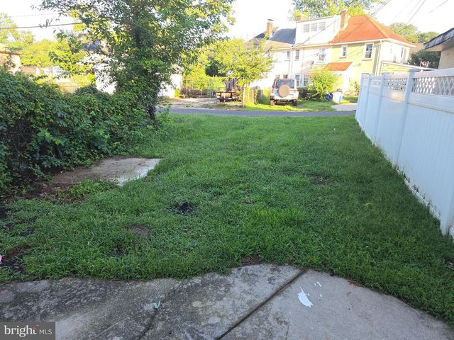407 PARIS, Brooklawn, NJ 08030