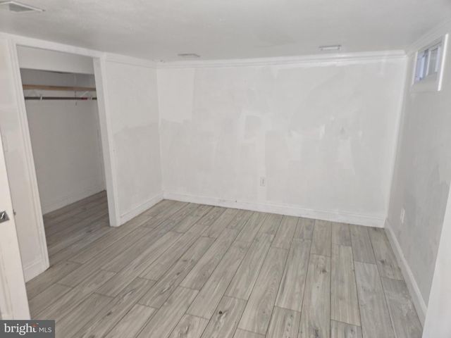 407 PARIS, Brooklawn, NJ 08030