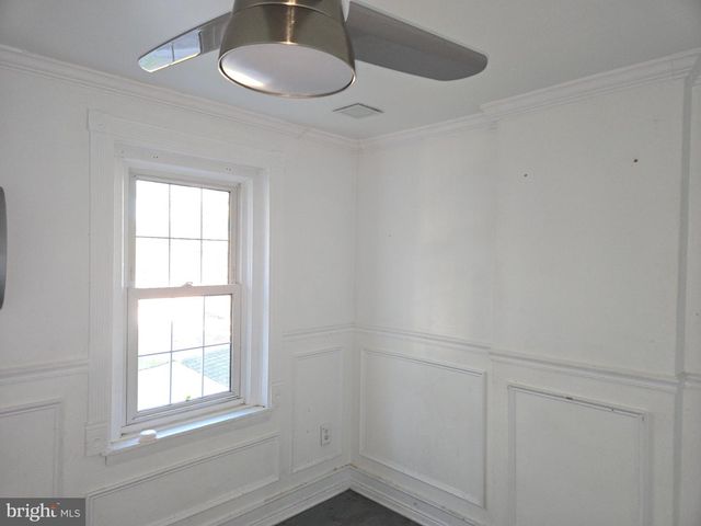 407 PARIS, Brooklawn, NJ 08030