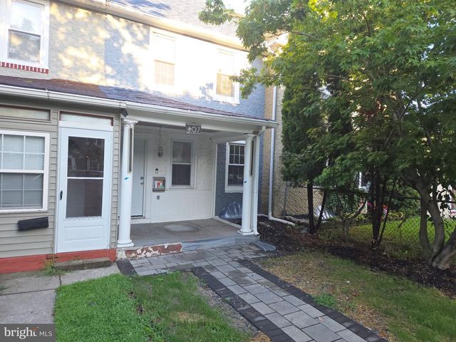 407 PARIS, Brooklawn, NJ 08030