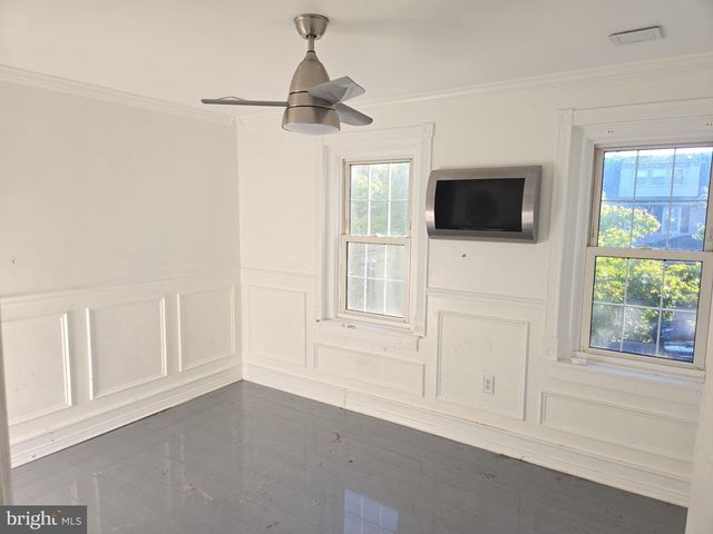 407 PARIS, Brooklawn, NJ 08030