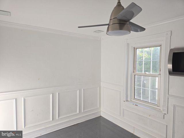 407 PARIS, Brooklawn, NJ 08030