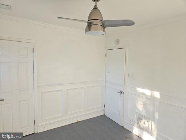 407 PARIS, Brooklawn, NJ 08030