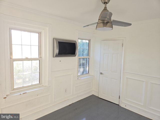 407 PARIS, Brooklawn, NJ 08030