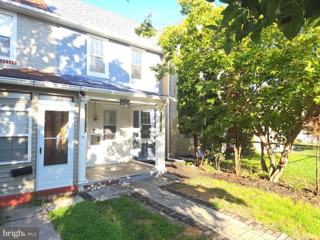 407 PARIS, Brooklawn, NJ 08030