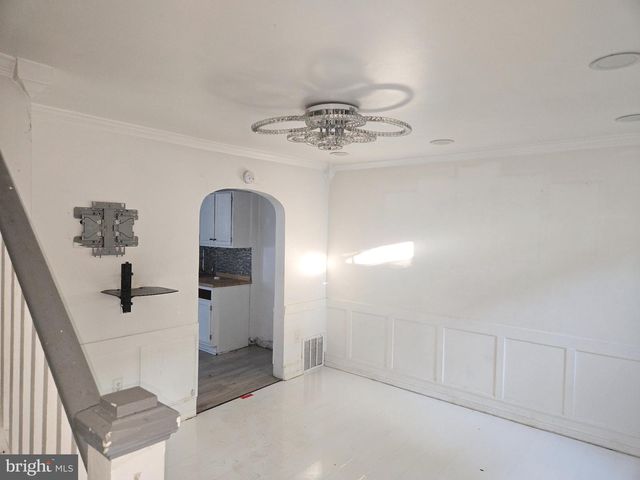 407 PARIS, Brooklawn, NJ 08030