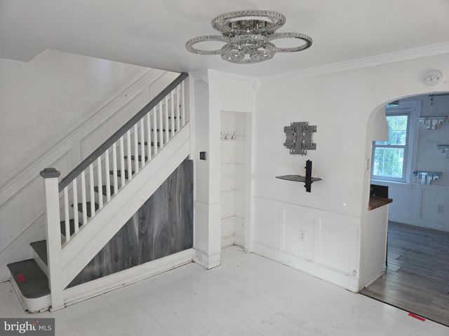 407 PARIS, Brooklawn, NJ 08030