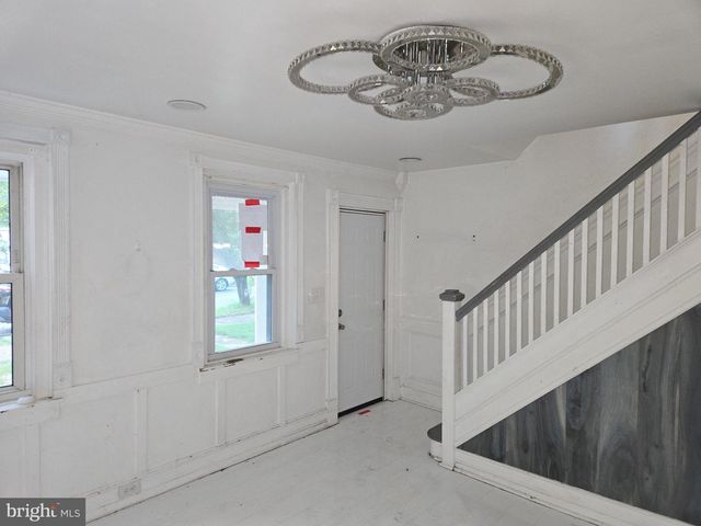 407 PARIS, Brooklawn, NJ 08030