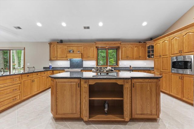 2416 N 118th STREET, Wauwatosa, WI 53226
