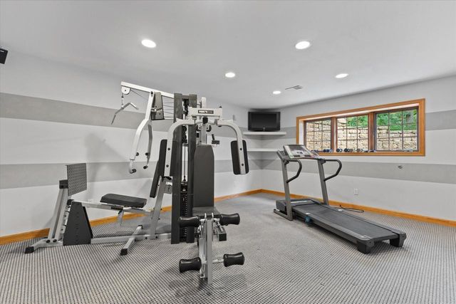 2416 N 118th STREET, Wauwatosa, WI 53226