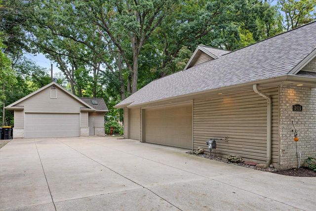 2416 N 118th STREET, Wauwatosa, WI 53226