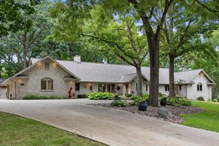 2416 N 118th STREET, Wauwatosa, WI 53226