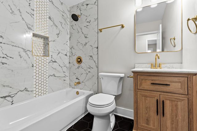 3708 Central Avenue, Valparaiso, IN 46383