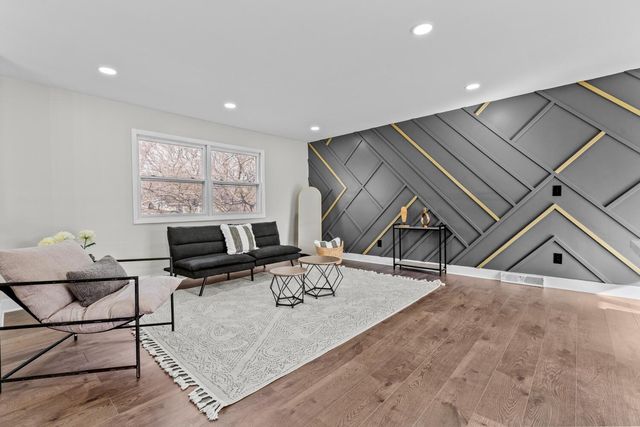 3708 Central Avenue, Valparaiso, IN 46383