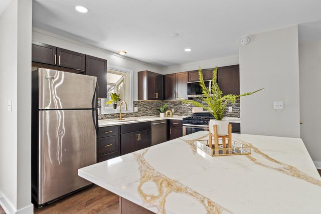 3708 Central Avenue, Valparaiso, IN 46383