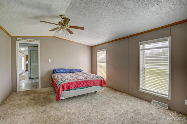 2001 Justin Lane, Franklin Twp, OH 45106