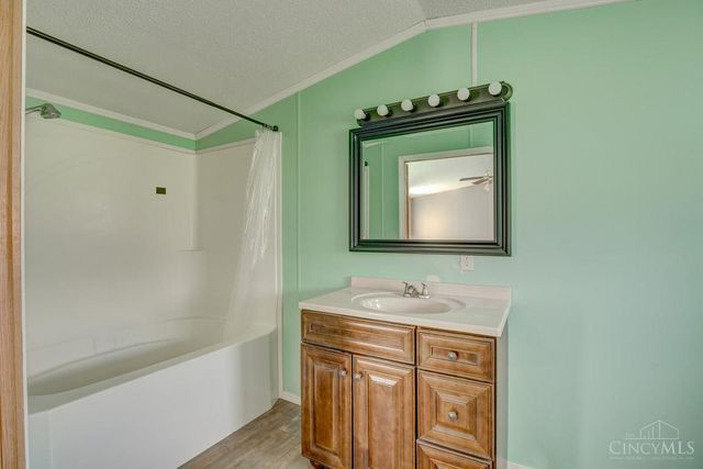 2001 Justin Lane, Franklin Twp, OH 45106