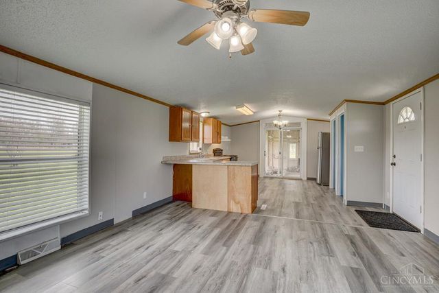 2001 Justin Lane, Franklin Twp, OH 45106