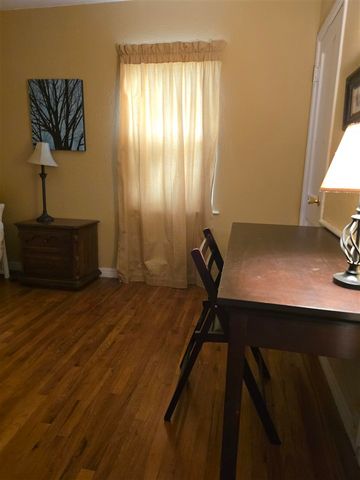 1021 E Gladstone, Frederick, OK 73542