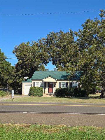 1021 E Gladstone, Frederick, OK 73542