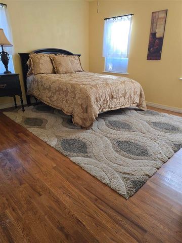 1021 E Gladstone, Frederick, OK 73542