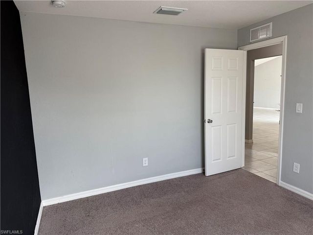 910 NW 8th TER, Cape Coral, FL 33993