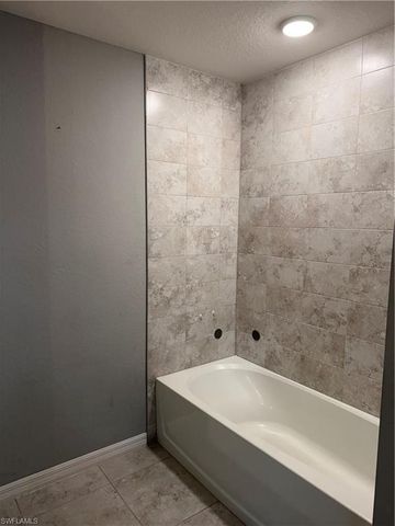 910 NW 8th TER, Cape Coral, FL 33993