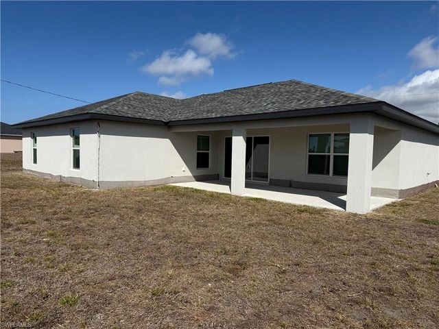 910 NW 8th TER, Cape Coral, FL 33993