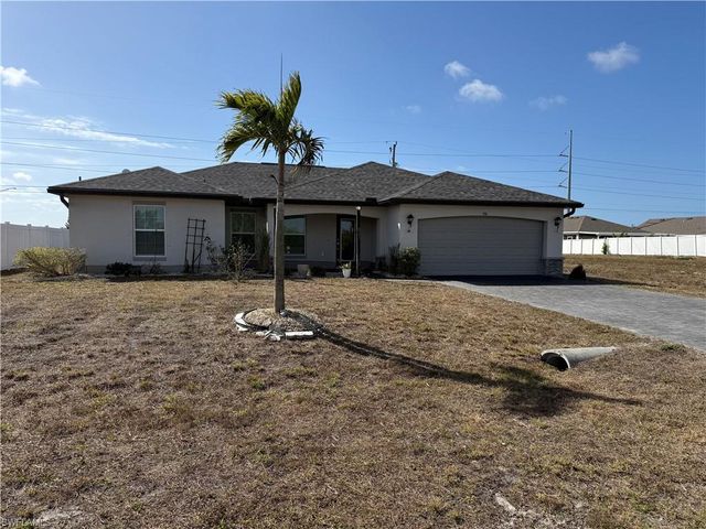 910 NW 8th TER, Cape Coral, FL 33993