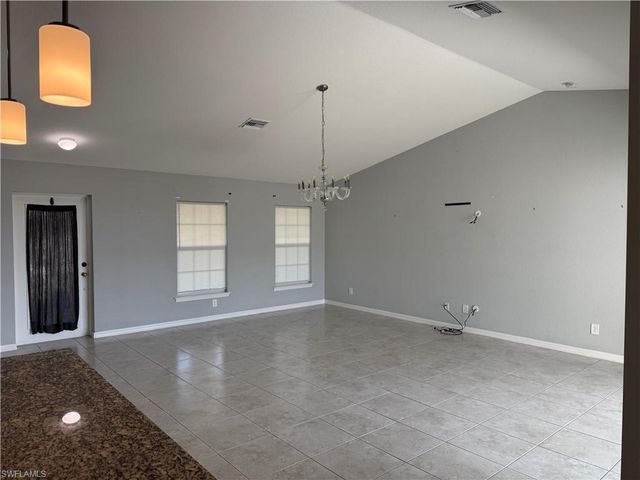 910 NW 8th TER, Cape Coral, FL 33993