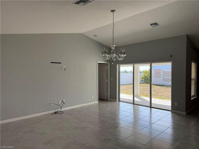 910 NW 8th TER, Cape Coral, FL 33993