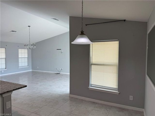 910 NW 8th TER, Cape Coral, FL 33993