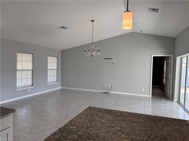 910 NW 8th TER, Cape Coral, FL 33993