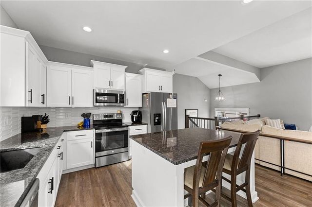 11722 N Manning Avenue, Kansas City, MO 64157