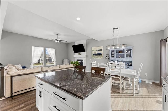 11722 N Manning Avenue, Kansas City, MO 64157