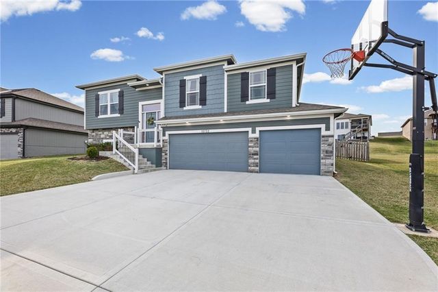 11722 N Manning Avenue, Kansas City, MO 64157